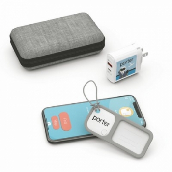 TRAVEL MATES KIT : TRACKABLE LUGGAGE TAG AND TRAVEL WALL PLUG KIT